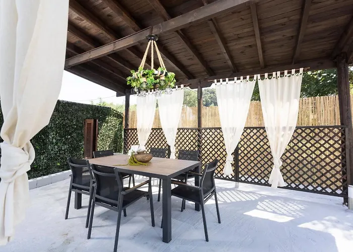 Casa Alelia Lagonisi Feriehus