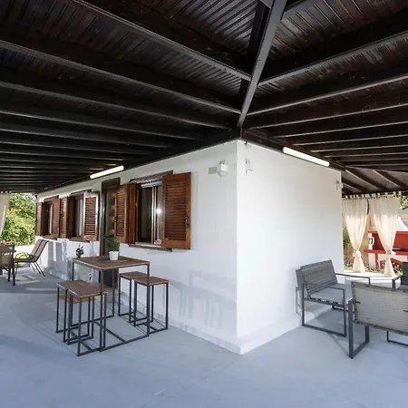 Casa Alelia Lagonisi 펜션 오르모스 파나기아스