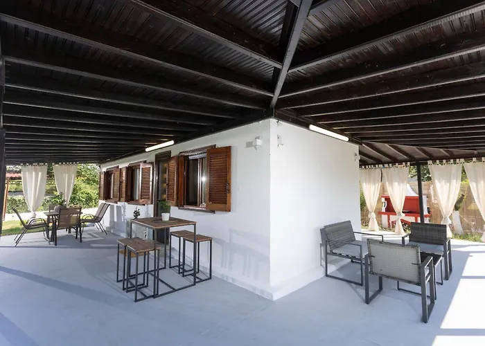 Casa Alelia Lagonisi 別荘 オルモス・パナギアス